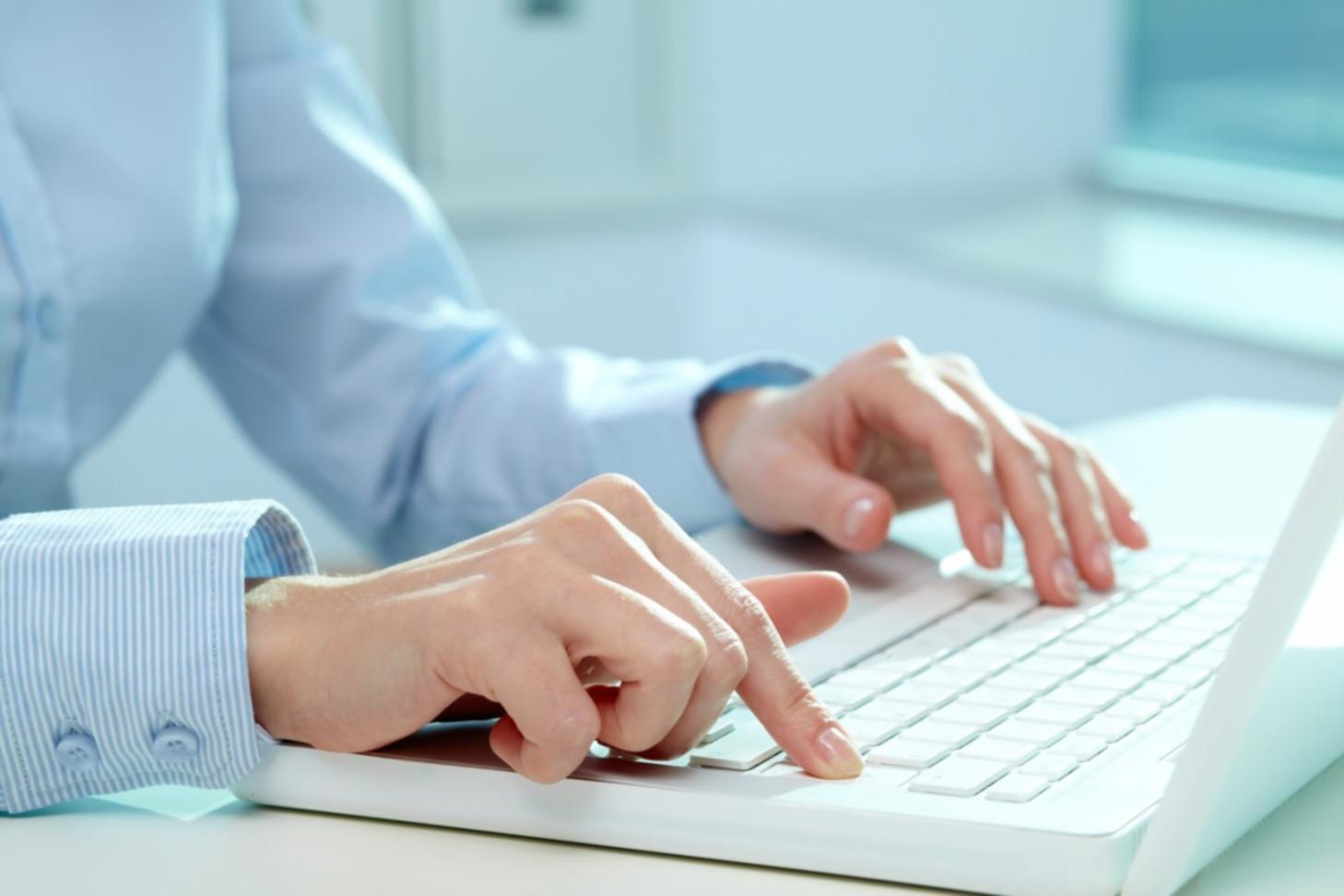 Environnement de travail collaboratif pour l'analyse financière